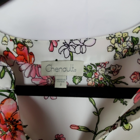 CHENAULT White Floral Ruffled Bell Sleeve Boho Top - Picture 4 of 6